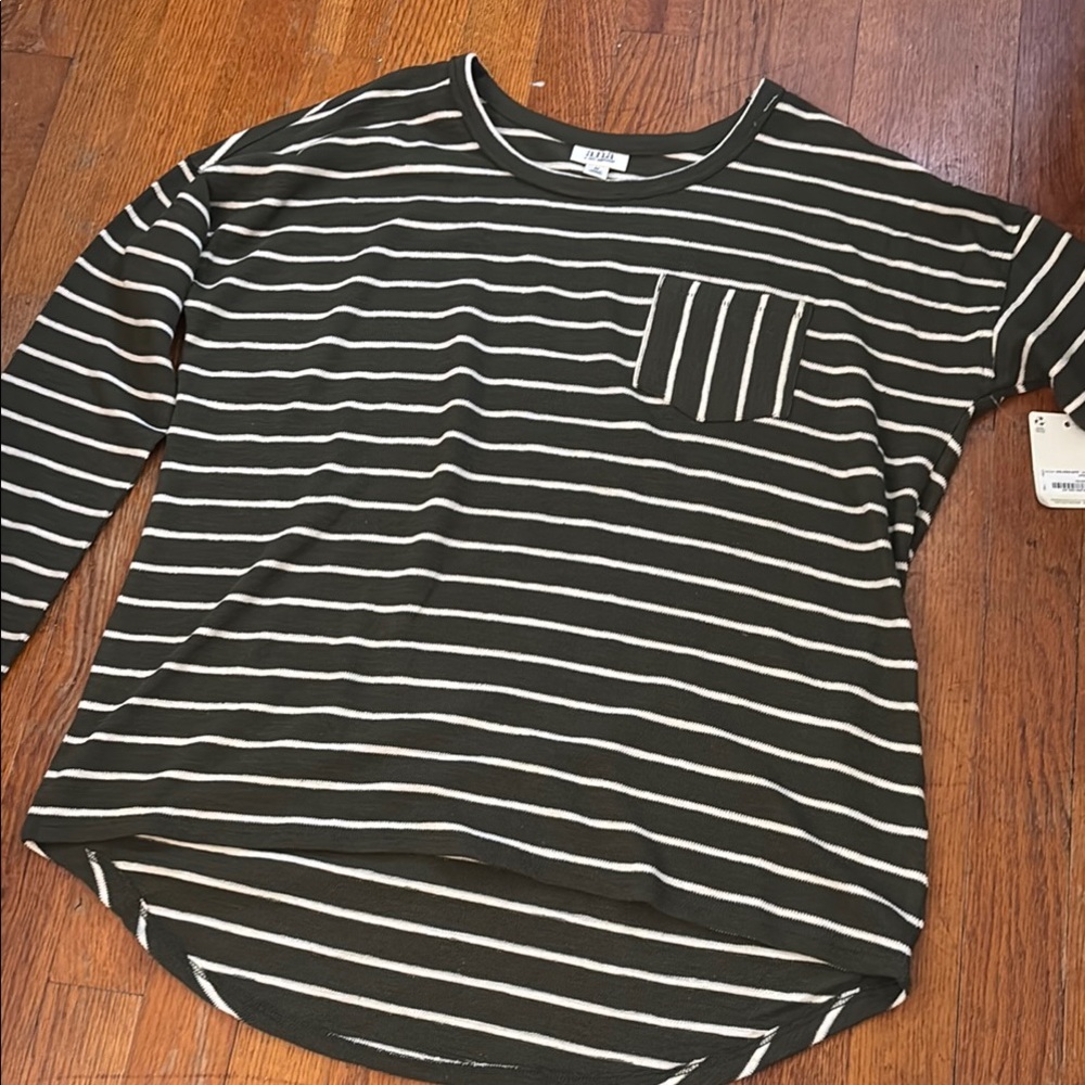 a.n.a Green and White Boxy Long Sleeve Tee
